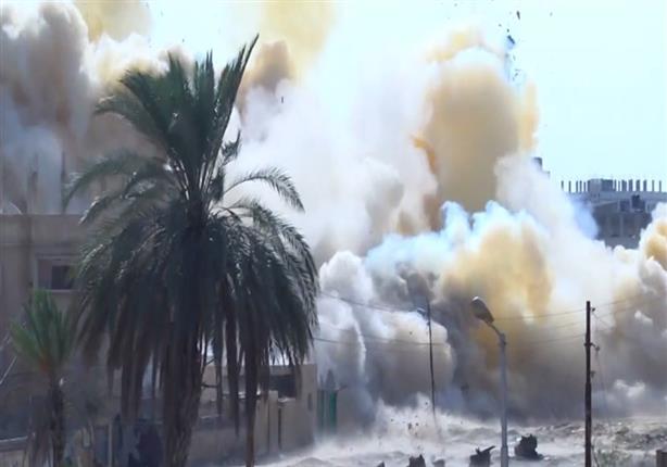 مشاهد حية من عمليات تفجير منازل الشريط الحدودي برفح المصرية مشاهد حية من عمليات تفجير منازل الشريط الحدودي برفح المصرية