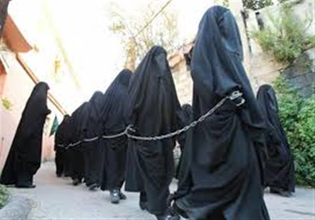 رجال داعش يتفاوضون على بيع وشراء النساء اليزيديات رجال داعش يتفاوضون على بيع وشراء النساء اليزيديات