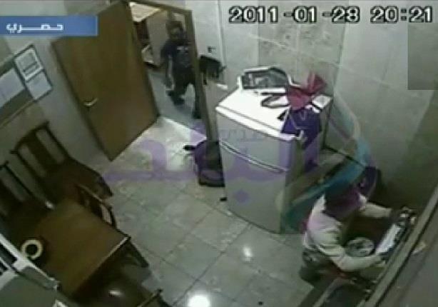 موسى يعرض فيديوهات لنهب وسرقة المتحف المصري خلال احداث 28 يناير موسى يعرض فيديوهات لنهب وسرقة المتحف المصري خلال احداث 28 يناير