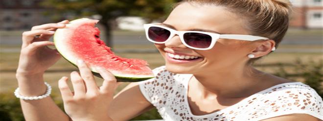 ستة فوائد صحية لأكل البطيخ الأحمر