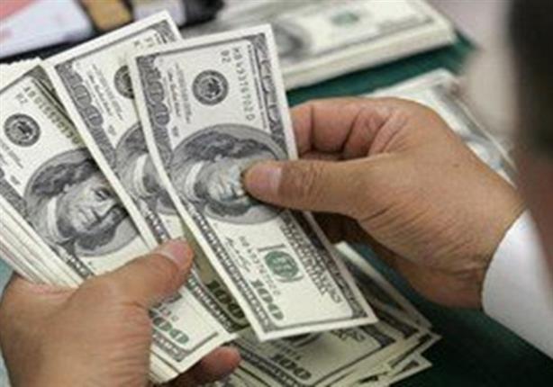 الدولار يواصل الانخفاض أمام الجنيه في البنوك بالتعاملات المسائية