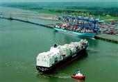 عبور أكبر سفينة حاويات في العالم لقناة السويس اليوم