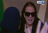بكاء وصراخ أثناء تشيع جثمان فاتن حمامة من مسجد الحصري بكاء وصراخ أثناء تشيع جثمان فاتن حمامة من مسجد الحصري