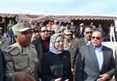 بالصور - وزيرة القوى العاملة تزور موقع حفر قناة السويس الجديدة بالصور - وزيرة القوى العاملة تزور موقع حفر قناة السويس الجديدة