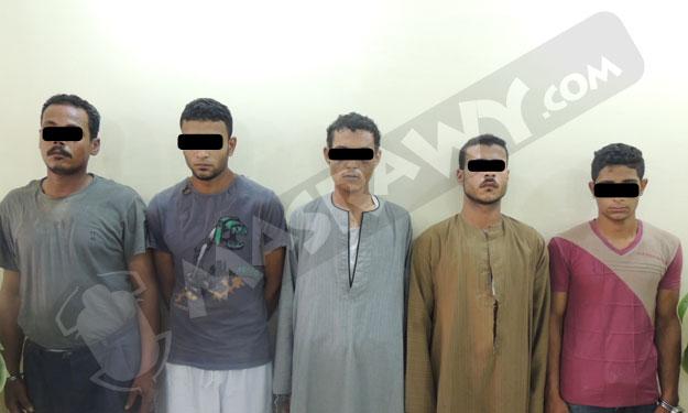 بالصور.. الطفل المختطف بالمقطم.. بين أحضان والديه في عيد الأضحى