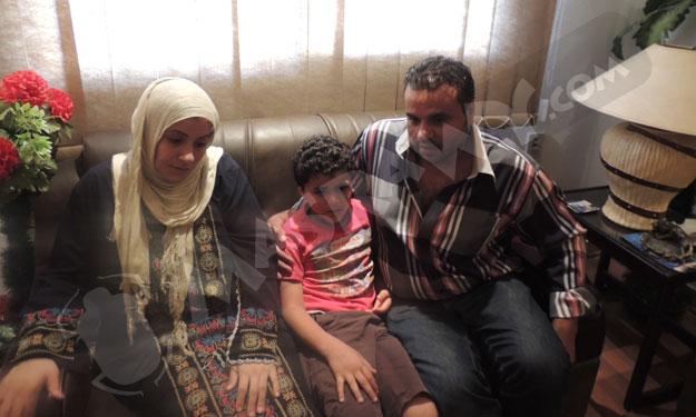 بالصور.. الطفل المختطف بالمقطم.. بين أحضان والديه في عيد الأضحى