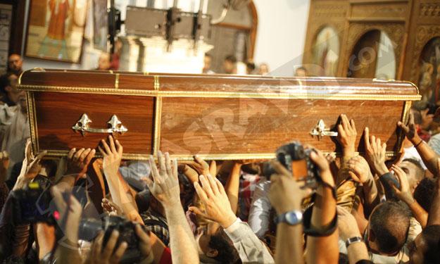 بالصور.. أحزان ودموع في تشييع جنازة ضحايا حادث كنيسة العذراء بالوراق