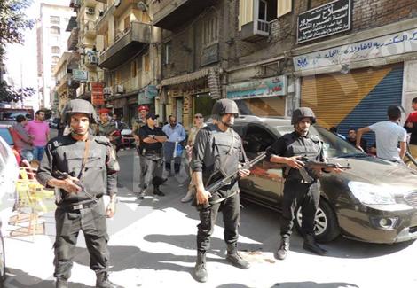 بالفيديو والصور- حملة أمنية لإزالة المباني المخالفة بالإسكندرية 