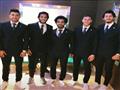 بالصور- بعد السخرية من ارتداء المنتخب للكوتشي على البدلة عارضو ازياء يظهرون بهذا اللوك