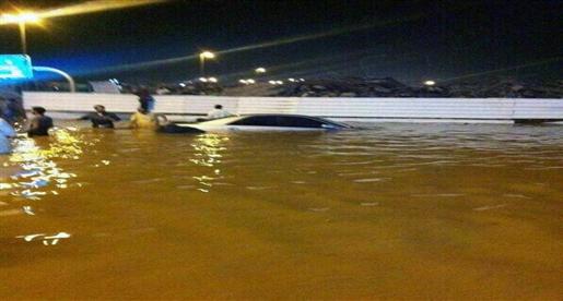 بعض النصائح لقيادة آمنة أثناء المطر