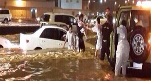 بعض النصائح لقيادة آمنة أثناء المطر