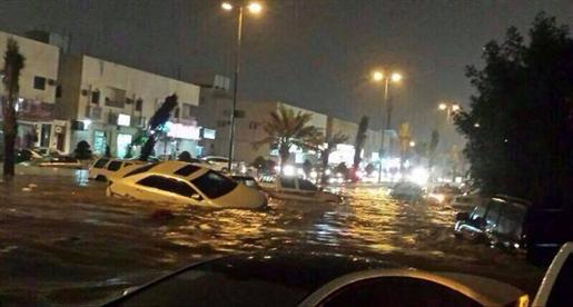 بعض النصائح لقيادة آمنة أثناء المطر