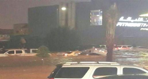 بعض النصائح لقيادة آمنة أثناء المطر