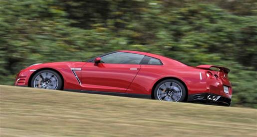 نيسان تقدم موديلاً أقوى من GT-R السوبر رياضية 