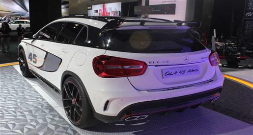 وحش مرسيدس GLA 45 AMG يزأر في لوس أنجليس 