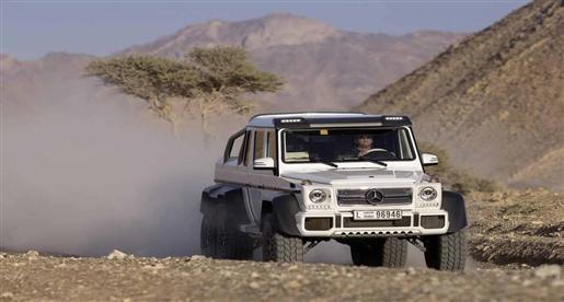 فيديو : أول مواجهة تجمع مرسيدس G63 AMG 6*6 وشقيقتها الصغرى 