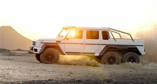 فيديو : أول مواجهة تجمع مرسيدس G63 AMG 6*6 وشقيقتها الصغرى 