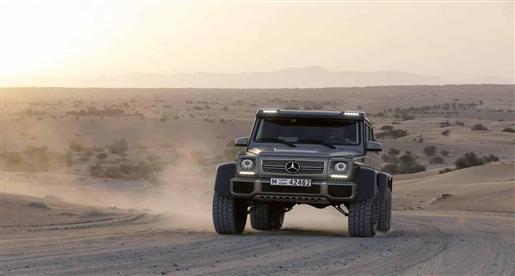 فيديو : أول مواجهة تجمع مرسيدس G63 AMG 6*6 وشقيقتها الصغرى 