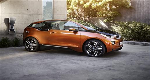 BMW تتلقى 10 الاف طلب شراء لسيارة i3 الكهربائية