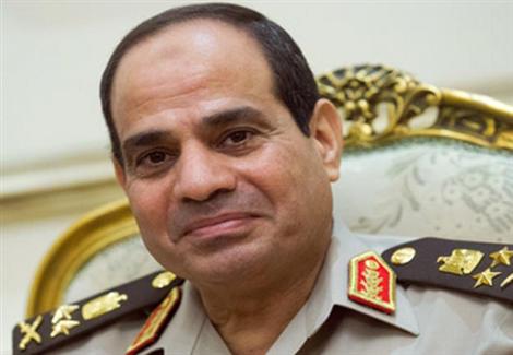 السيسي يواجه طلب الترشح با?بتسامة السيسي يواجه طلب الترشح با?بتسامة