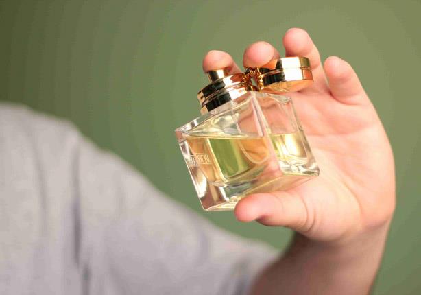 - سُنَّة التعطر يوم الجمعة