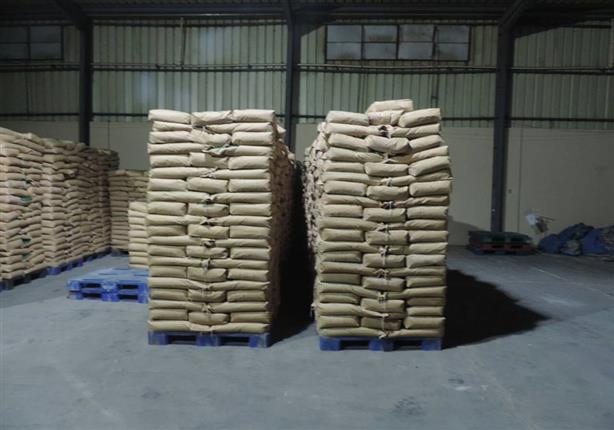 ضبط كمية كبيرة من السكر مهربة داخل مصنع بمنطقة شبرامنت (5)