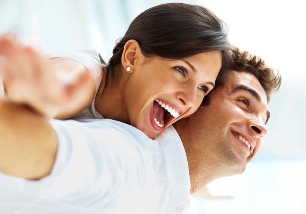 8 أسباب تجعل الرجل المرح مفضلاً لدى النساء 8 أسباب تجعل الرجل المرح مفضلاً لدى النساء