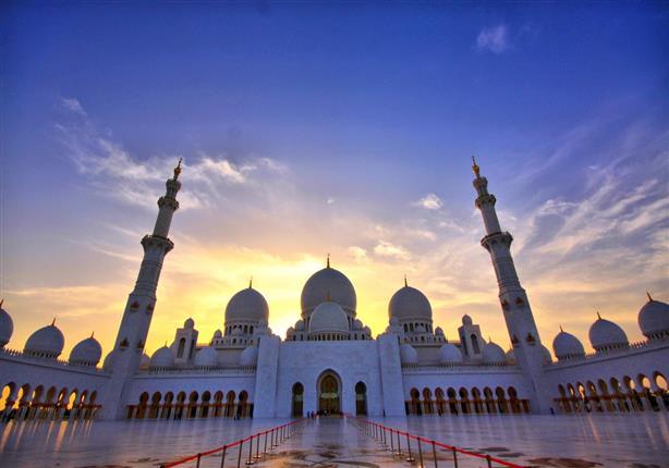 - مسجد الشيخ زايد الكبير 