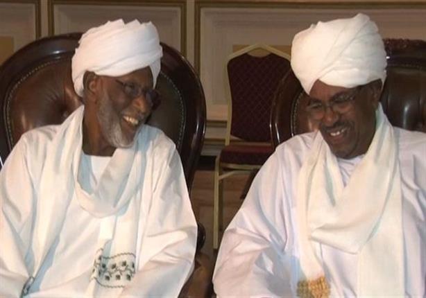 الترابي مع الرئيس السوداني حسن البشير