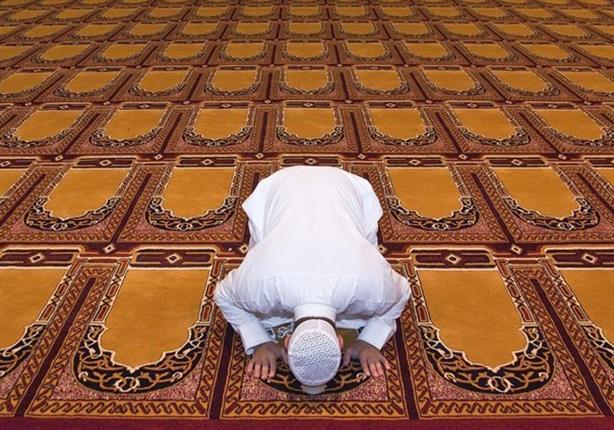 5-  الصلاة في المسجد وفي وقتها