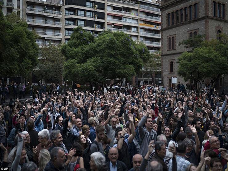 حكومة كتالونيا: 73% من مراكز الاقتراع مفتوحة وتعمل حكومة كتالونيا: 73% من مراكز الاقتراع مفتوحة وتعمل