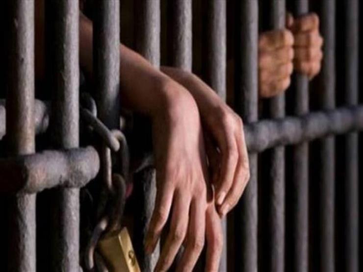 المؤبد لسباك بتهمة الاتجار في المواد المخدرة لطلاب الجامعات والمدارس في الجيزة المؤبد لسباك بتهمة الاتجار في المواد المخدرة لطلاب الجامعات والمدارس في الجيزة