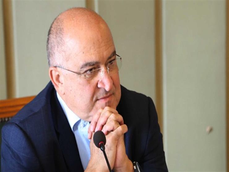برلماني: لا يحق لـ"العاملين" بشركات خاسرة الحصول على مكافآت مالية برلماني: لا يحق لـ"العاملين" بشركات خاسرة الحصول على مكافآت مالية