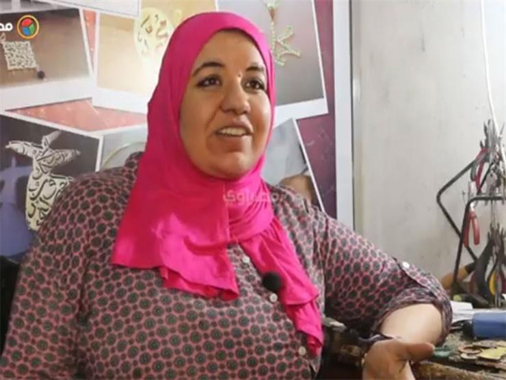 صاحبة أول ورشة نحاس بالمنصورة: "تعلمت الصنعة من سائحة روسية" (فيديو) صاحبة أول ورشة نحاس بالمنصورة: "تعلمت الصنعة من سائحة روسية" (فيديو)