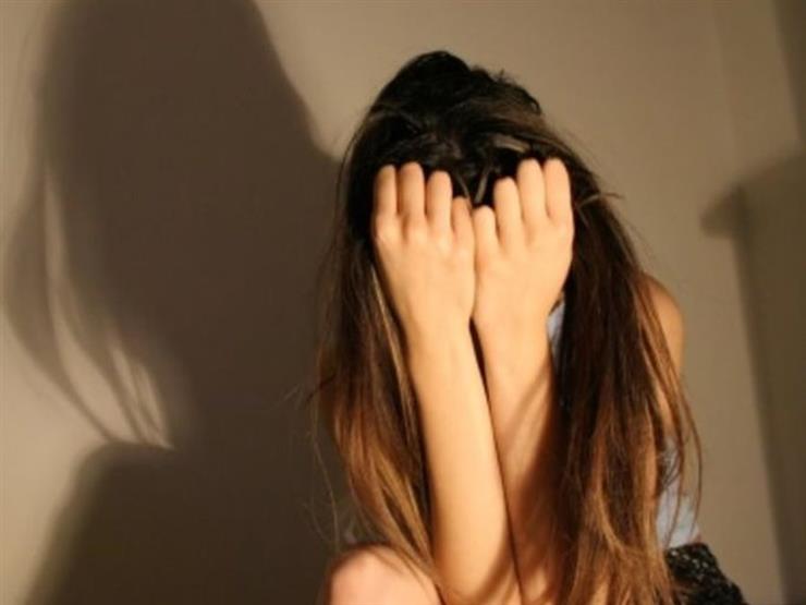 سيدة بعد حملها سفاحًا من شخص: عاشرني جنسيًا بصحبة صديقه سيدة بعد حملها سفاحًا من شخص: عاشرني جنسيًا بصحبة صديقه