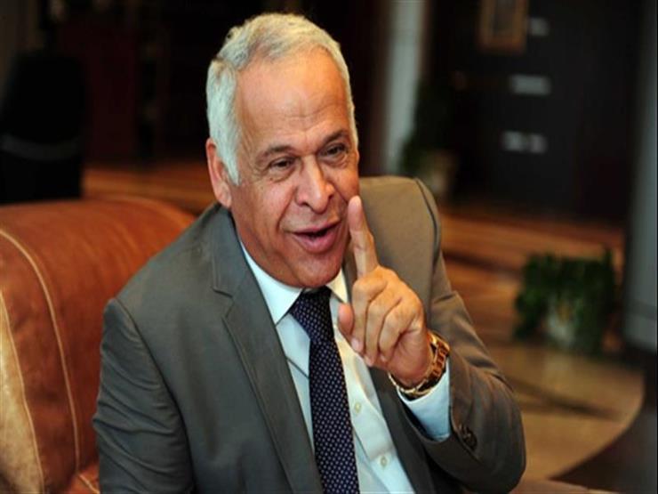 فرج عامر يشيد باتجاه الحكومة لإنشاء مصانع رياضية والتصدير لأفريقيا فرج عامر يشيد باتجاه الحكومة لإنشاء مصانع رياضية والتصدير لأفريقيا