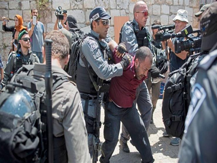 الاحتلال اﻹسرائيلي يعتدي على المصلين في "باب العمود" بالقدس الاحتلال اﻹسرائيلي يعتدي على المصلين في "باب العمود" بالقدس