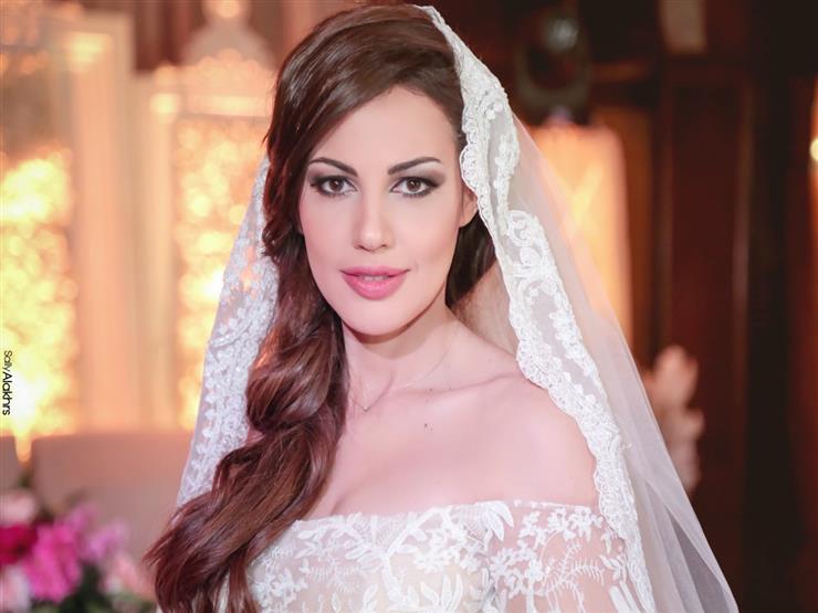 بالصور.. دارين حمزة ترتدي فستان زفاف في "الفرصة الأخيرة" بالصور.. دارين حمزة ترتدي فستان زفاف في "الفرصة الأخيرة"