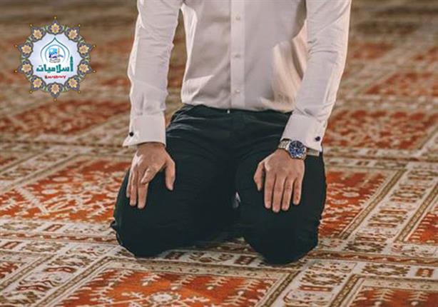 البحوث الإسلامية يوضح حكم ووقت رفع إصبع السبابة في التشهد البحوث الإسلامية يوضح حكم ووقت رفع إصبع السبابة في التشهد