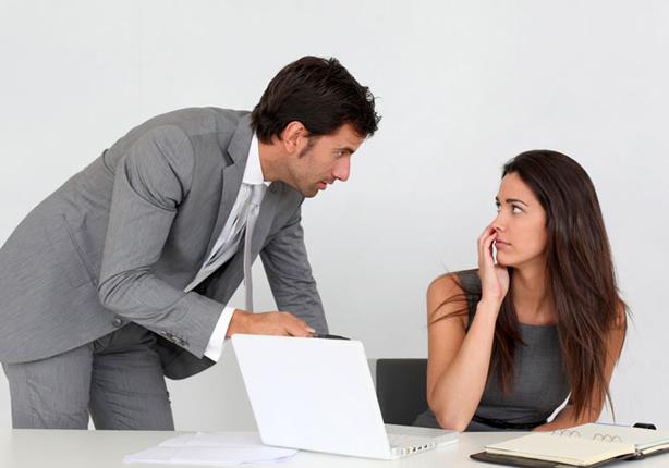 6 نصائح للتعامل مع المدير "البصباص" 6 نصائح للتعامل مع المدير "البصباص"