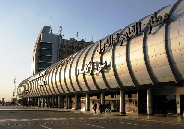انفراجة في أزمة المعتمرين بالمطار وإقلاع 7 رحلات إلى السعودية انفراجة في أزمة المعتمرين بالمطار وإقلاع 7 رحلات إلى السعودية