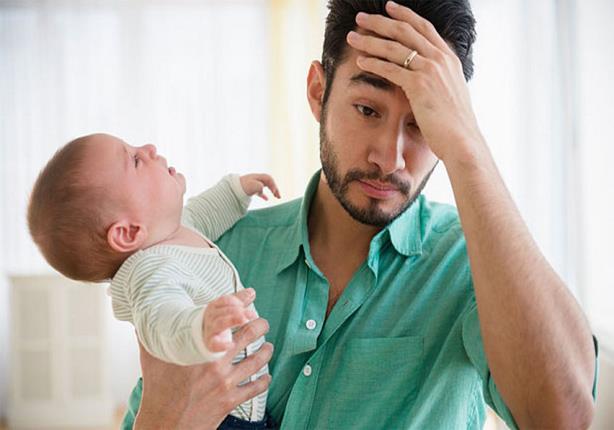 اكتئاب ما بعد الولادة يصيب الرجال أيضاً.. كيف؟ اكتئاب ما بعد الولادة يصيب الرجال أيضاً.. كيف؟