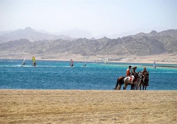 1400 سائح من مختلف الجنسيات يزورون دهب 1400 سائح من مختلف الجنسيات يزورون دهب
