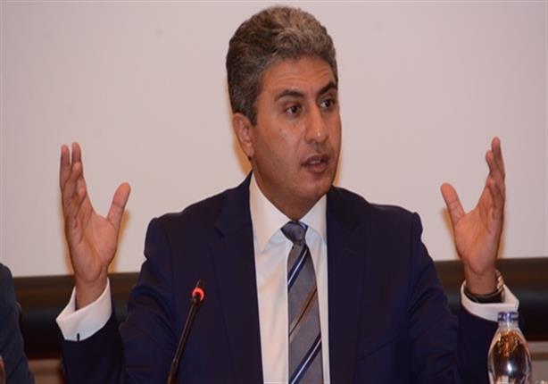 وزير الطيران يصل مقر تأبين ضحايا الطائرة المنكوبة وزير الطيران يصل مقر تأبين ضحايا الطائرة المنكوبة