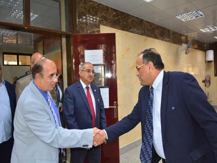 بالصور.. رئيس جامعة أسيوط: علاج 1200 مريض بمستشفى طب الأسنان الكبرى شهريًا - مصراوي