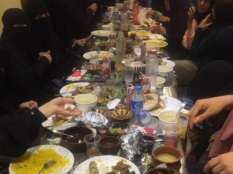 "أم حسن" تعتذر لزبائنها.. وتحاول ترضيتهم بهذا العرض "أم حسن" تعتذر لزبائنها.. وتحاول ترضيتهم بهذا العرض