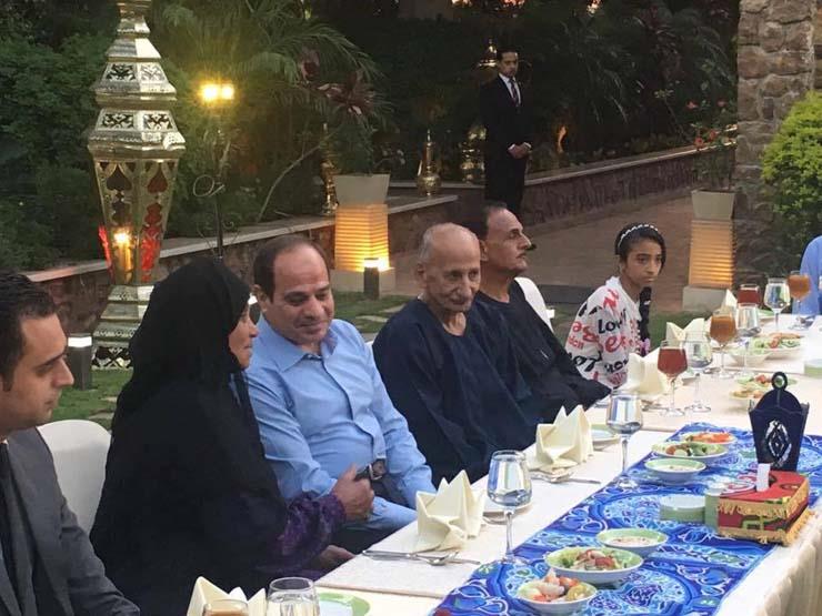 أحد المدعوين لإفطار السيسي يكشف كواليس اللقاء وأبرز القضايا التي تم مناقشتها أحد المدعوين لإفطار السيسي يكشف كواليس اللقاء وأبرز القضايا التي تم مناقشتها