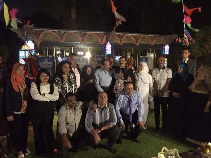 إحدى المدعوات لإفطار الرئيس: اشتكيت له من وزير الأوقاف ومخالفات "الداخلية" إحدى المدعوات لإفطار الرئيس: اشتكيت له من وزير الأوقاف ومخالفات "الداخلية"