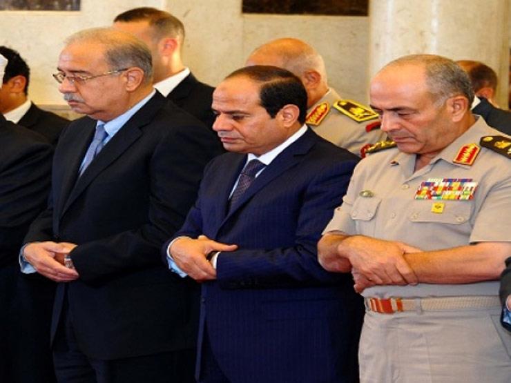 الرئيس السيسي يؤدي صلاة عيد الأضحى بمسجد محمد كريم بالإسكندرية الرئيس السيسي يؤدي صلاة عيد الأضحى بمسجد محمد كريم بالإسكندرية