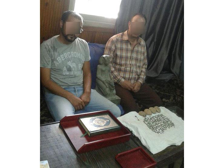 حيلة سوداني لتضليل المباحث.. سرق فيلا خاله وكسر الشباك لإبعاد الشبهة عنه حيلة سوداني لتضليل المباحث.. سرق فيلا خاله وكسر الشباك لإبعاد الشبهة عنه